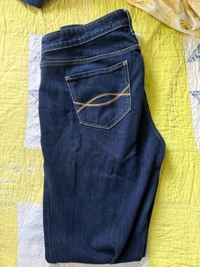 Abercrombie & Fitch Dark Blue Skinny Jeans with Contrast Pocket Stitch